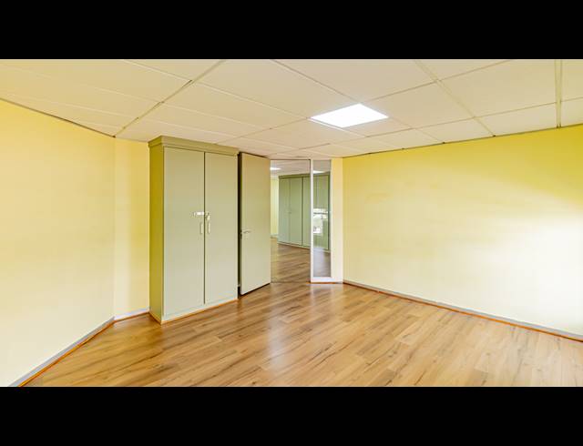 212M² OFFICE TO LET IN FERNDALE